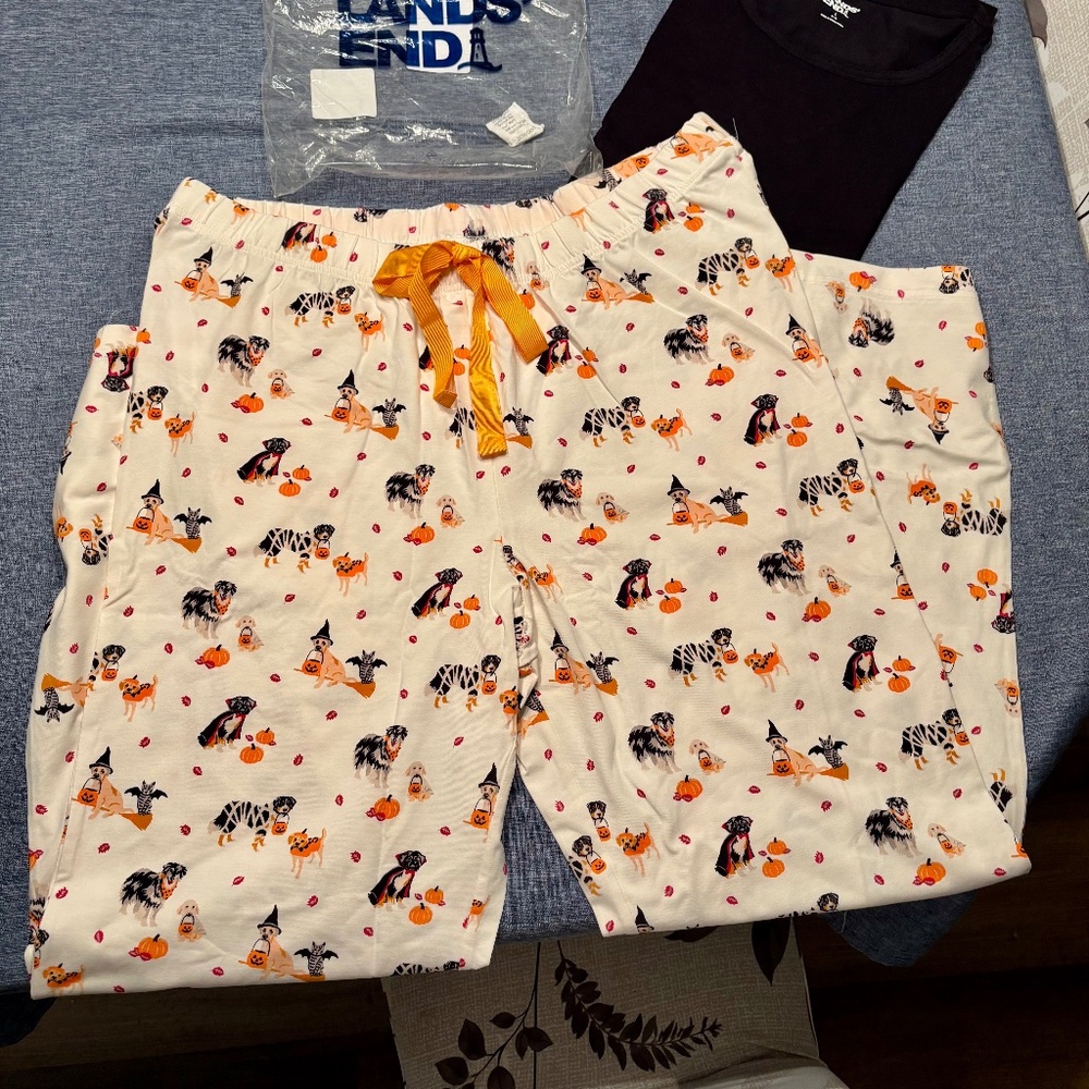 Lands End Women “Halloween” Dog and Cat Pajama Set